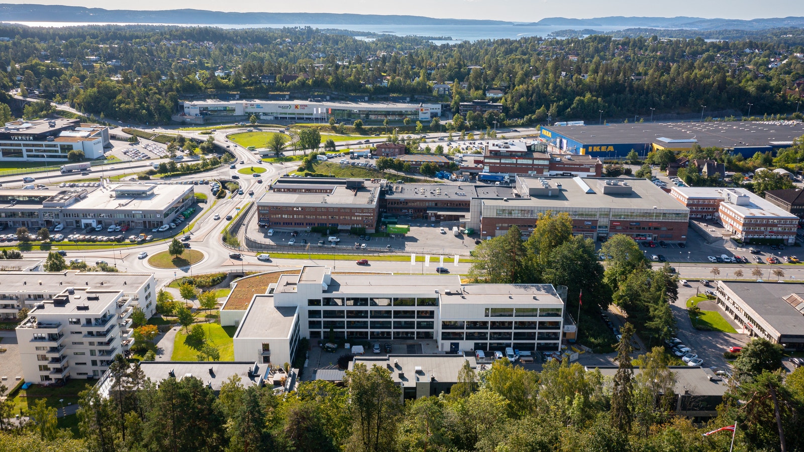 Billingstad er et etablert handelspunkt der man får tak i det meste man kunne trenge Galleribilde