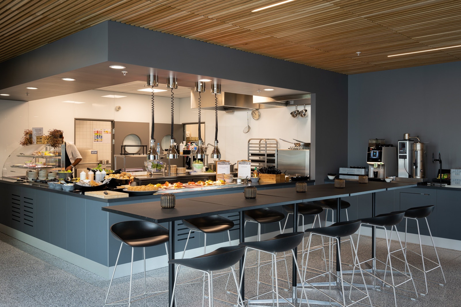 Evat leverer nydelig mat i kantina. Galleribilde