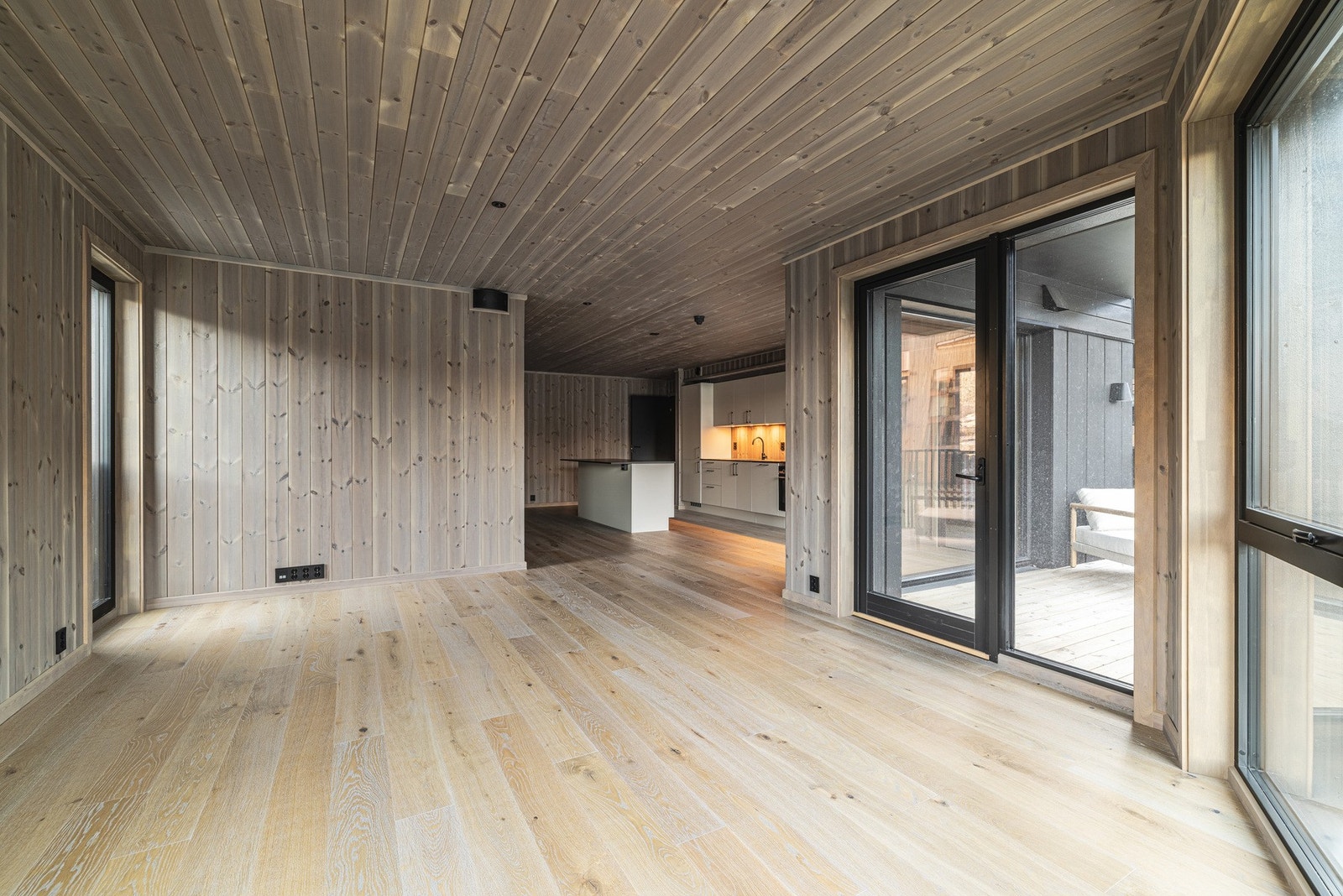 Utgang til balkongen fra oppholdsrommet Galleribilde