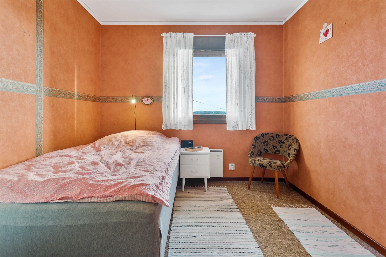 SOverom 1 av 3 i hovedetasjen Galleribilde