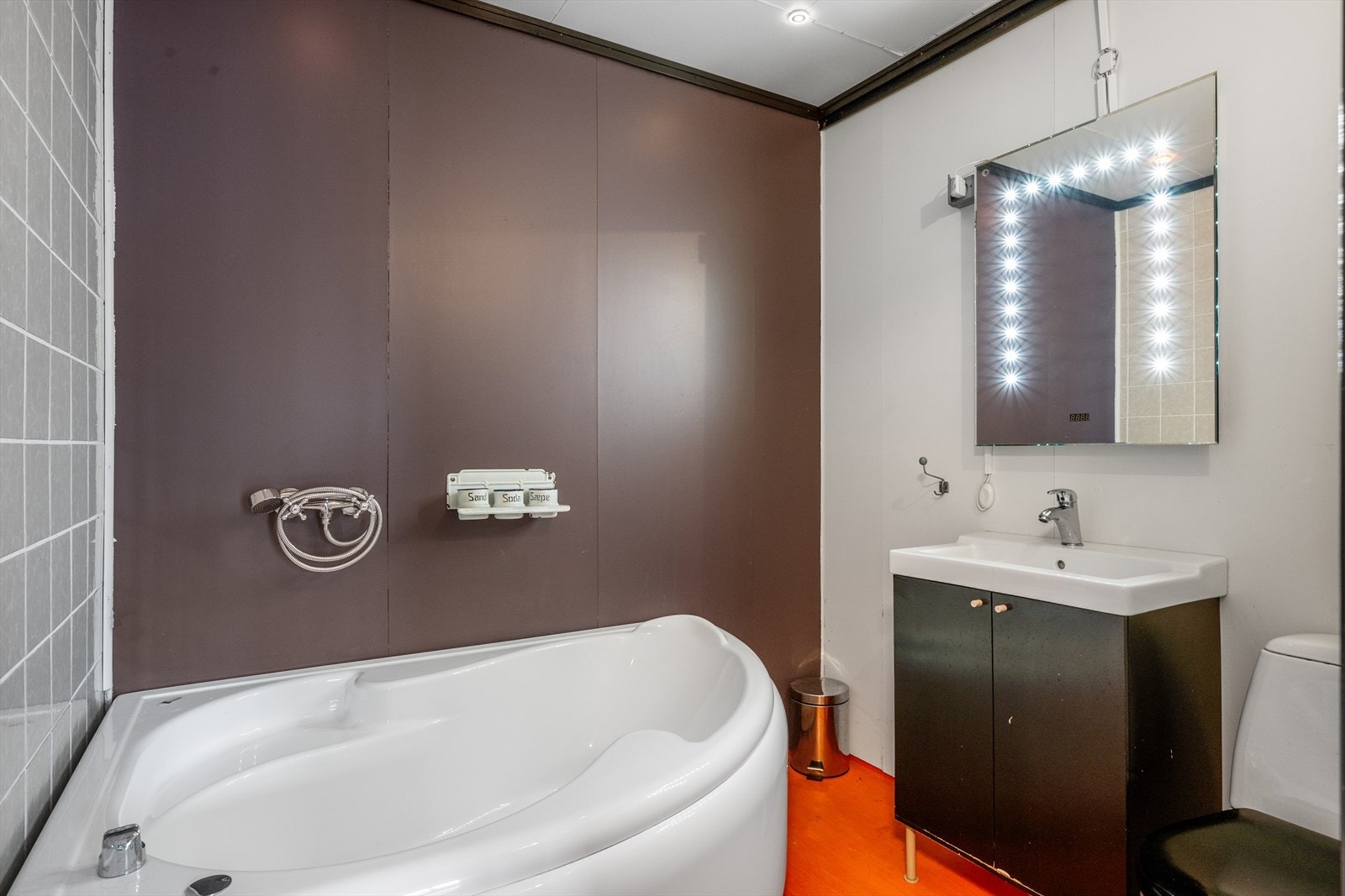 Det tredje badet er i underetasjen. Galleribilde