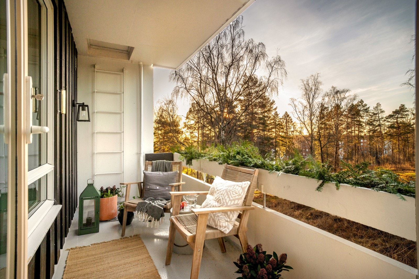 Her har vi gleden av å presentere en gjennomført og påkostet leilighet med attraktiv beliggenhet nær sjøen. Galleribilde