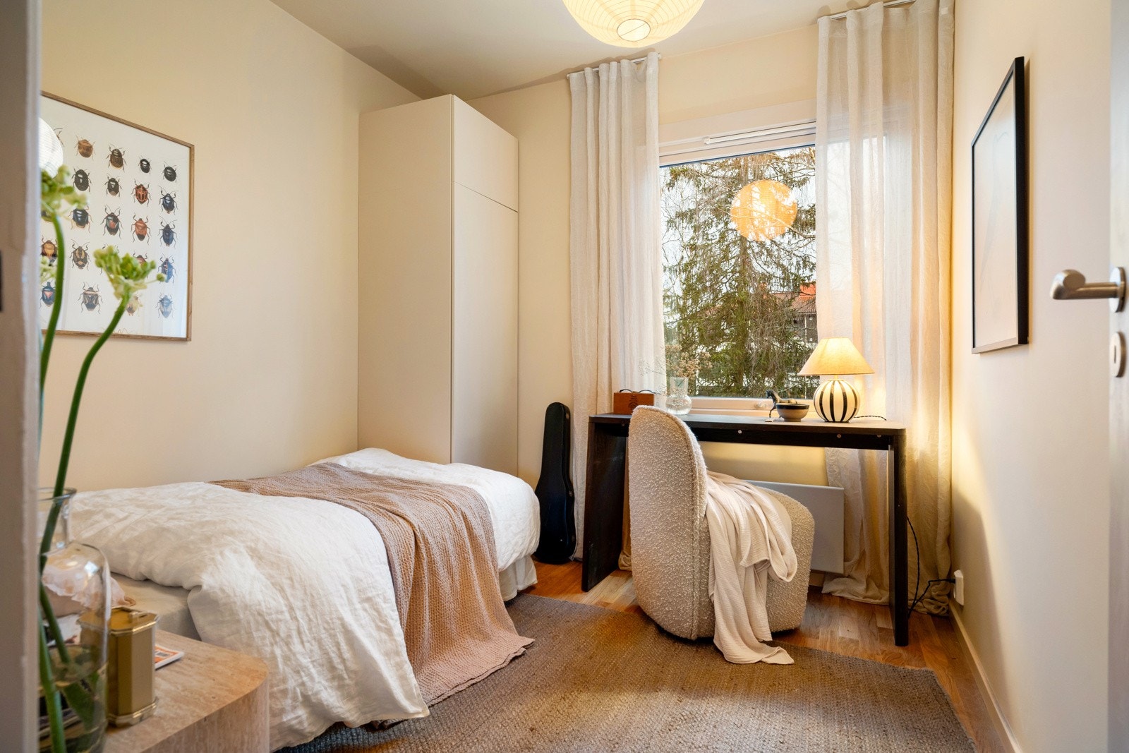 Det andre soverommet er også av god størrelse og egner seg godt som barnerom, gjesterom eller hjemmekontor. Galleribilde