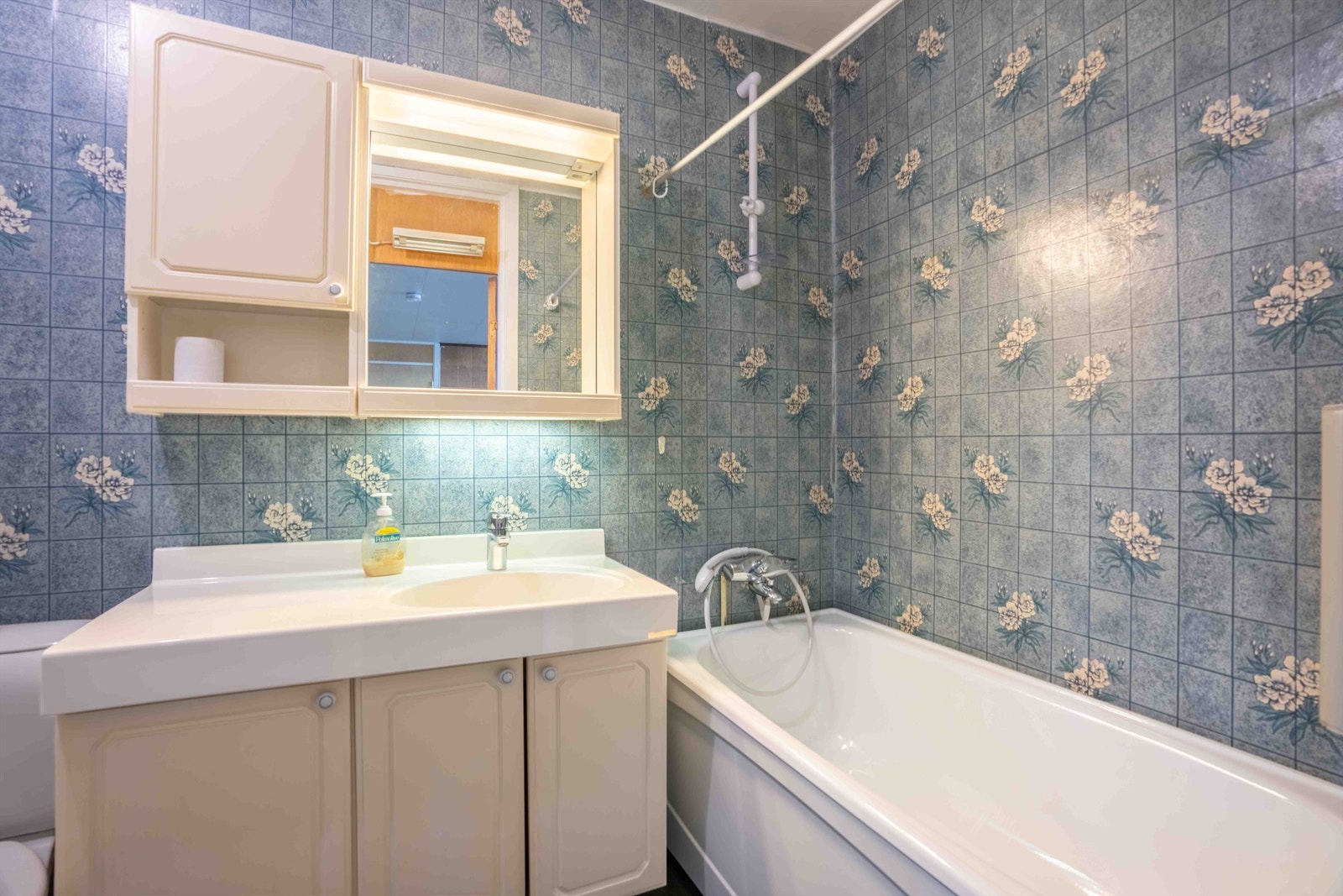 Baderom fra byggeår. Galleribilde