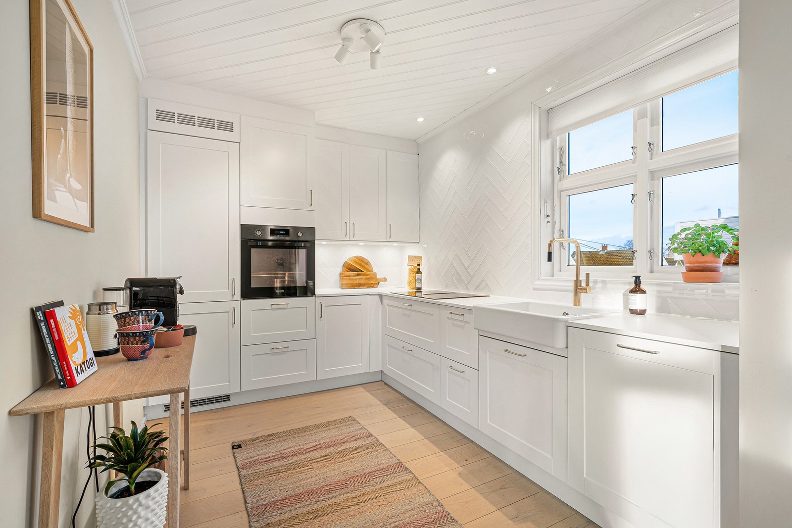 Huseby kjøkken fra 2021. Galleribilde