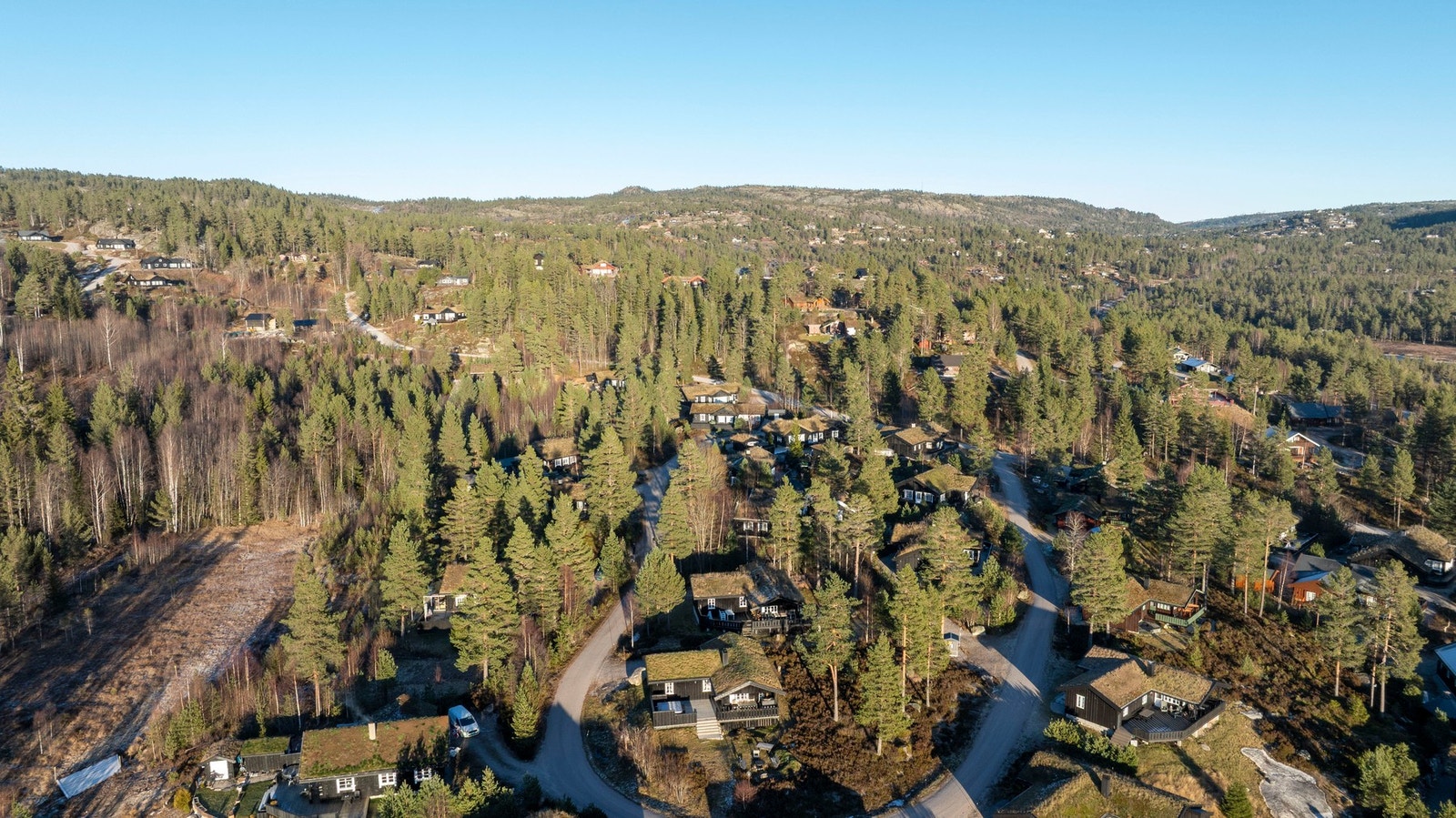 Naturskjønt nærområde med variert terreng og gode friluftsmuligheter. Galleribilde