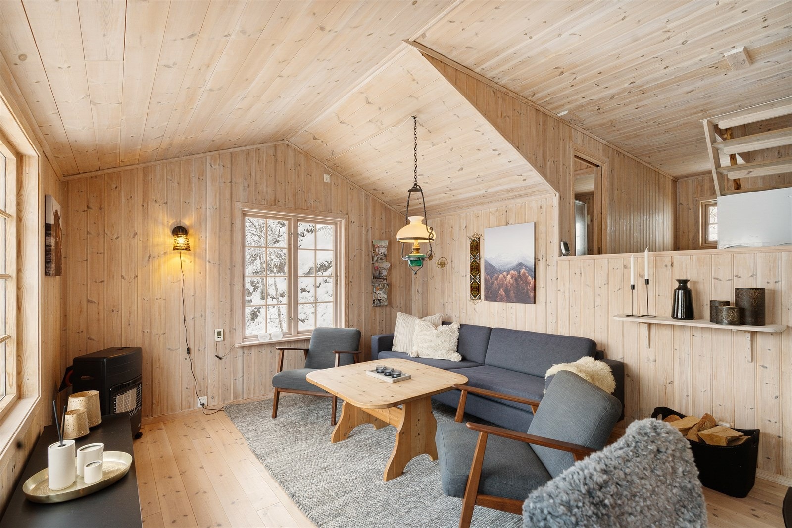 Lys fin stue i 1. etg Galleribilde