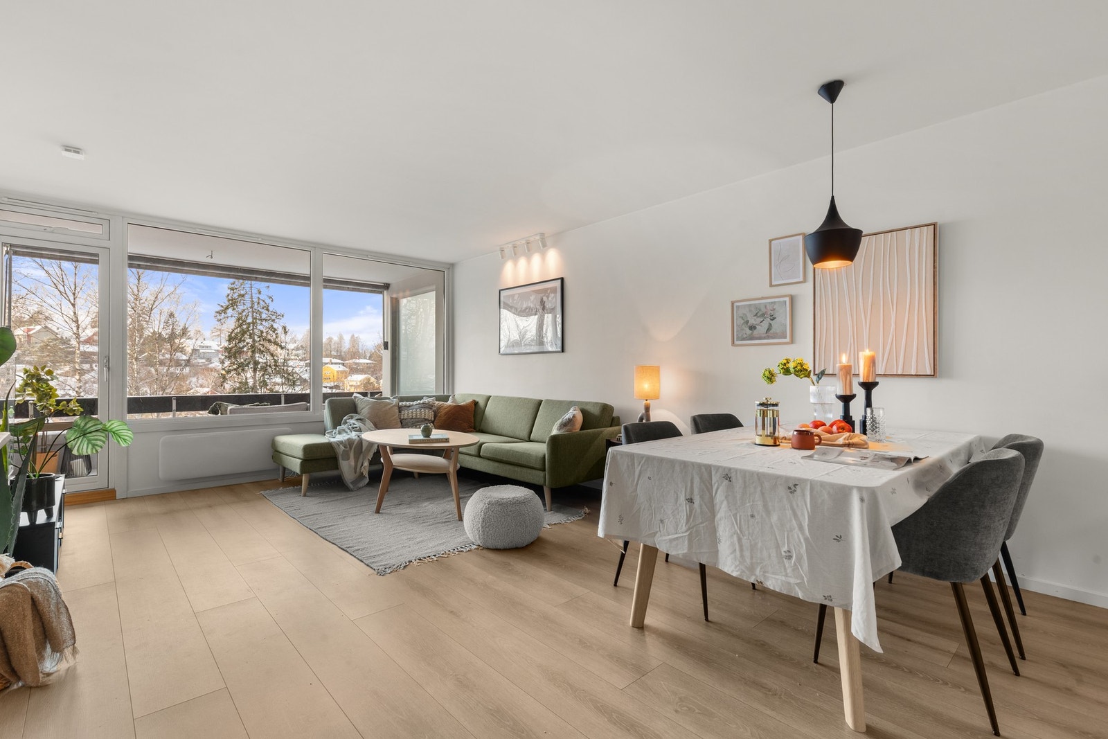 Velkommen til Landingsveien 132 - Presentert av Christoffer Brekke-Hammersland og Hannah Douglas v/Privatmegleren Park // #Foto: Alejandro Galleribilde
