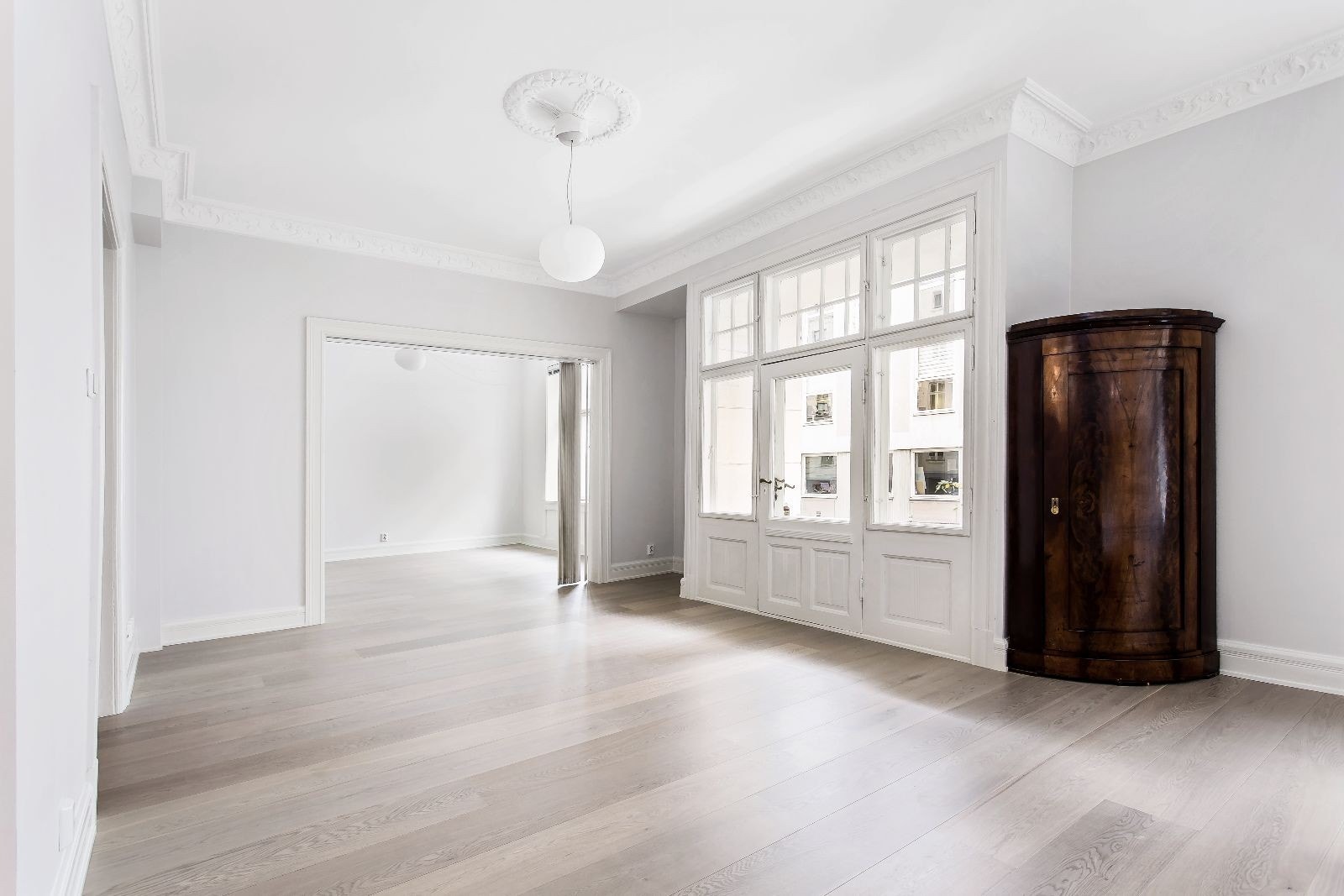 Fra kjøkken mot stue. Galleribilde