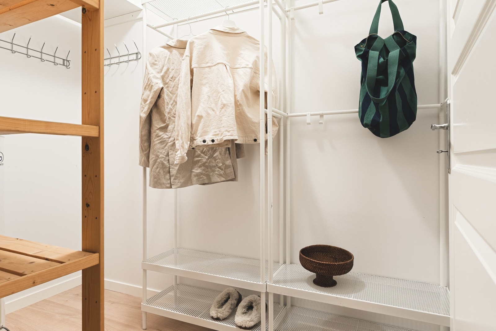 Her har du plass til ekstra oppbevaring. I tillegg ligger boligens eksterne bod i samme etasje. Galleribilde