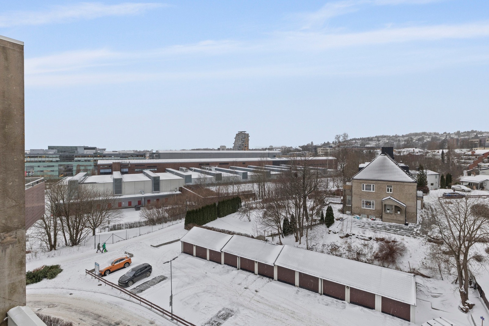 Utsyn fra balkongen. Her er det gode solforhold. Galleribilde