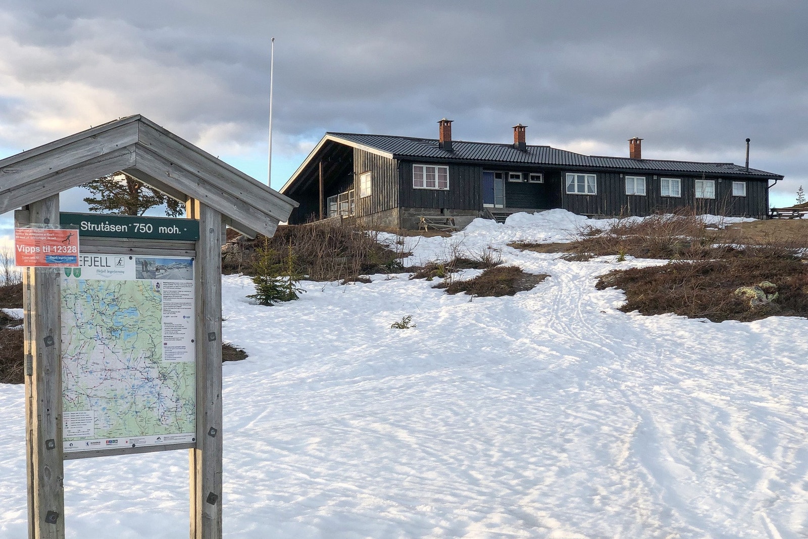 Skiløyper rundt på hele Blefjell. Strutåsen er nylig åpnet igjen Galleribilde