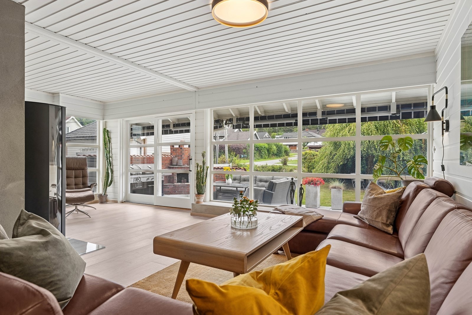 Gode vindusflater sørger for at rommet får godt med naturlig lys. Galleribilde