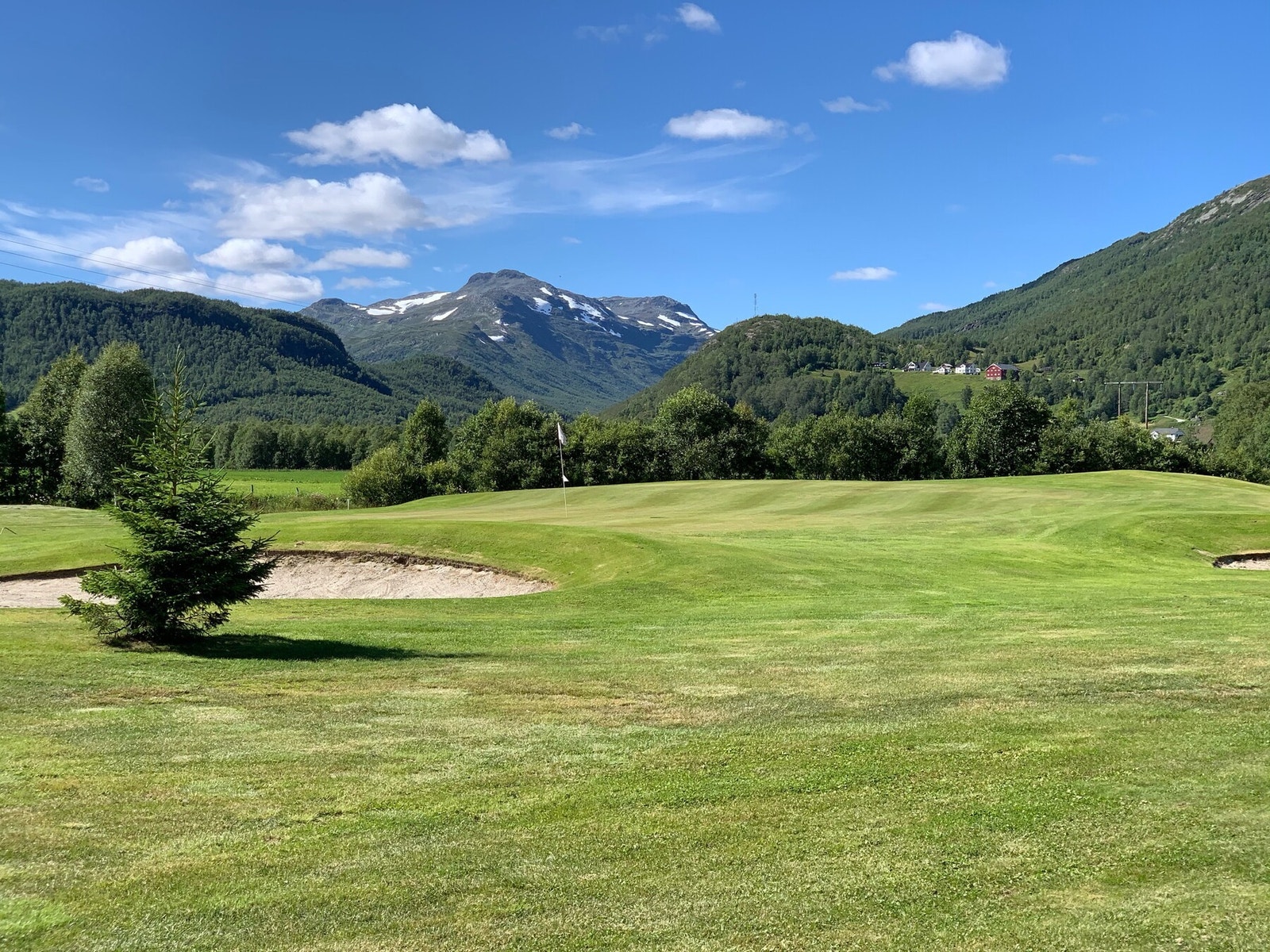 Golfbanen i Grøndalen ligger i dalbunnen rett nedenfor hytta Galleribilde