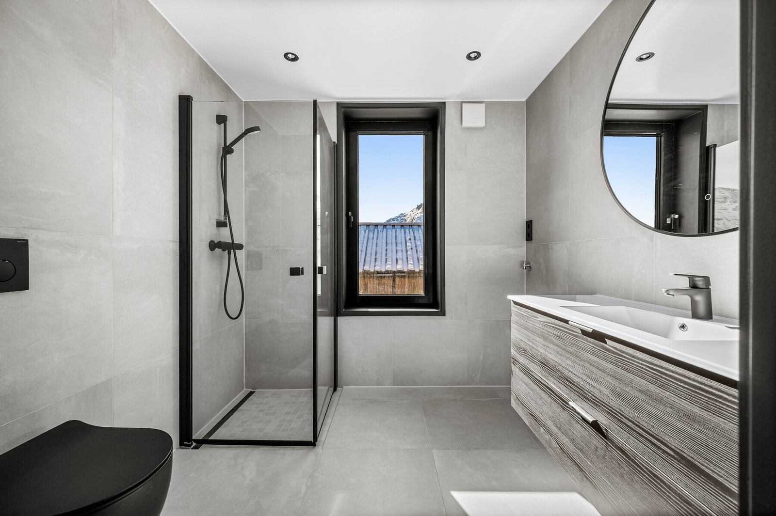 Hytta har 2 bad, samt ekstra WC. Galleribilde