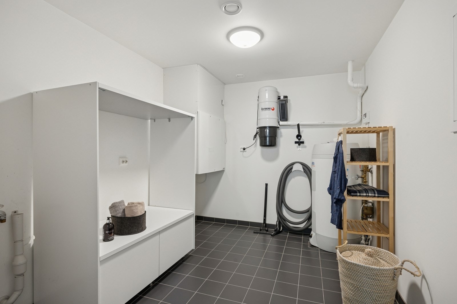 Teknisk rom/vaskerom i underetasje. Galleribilde