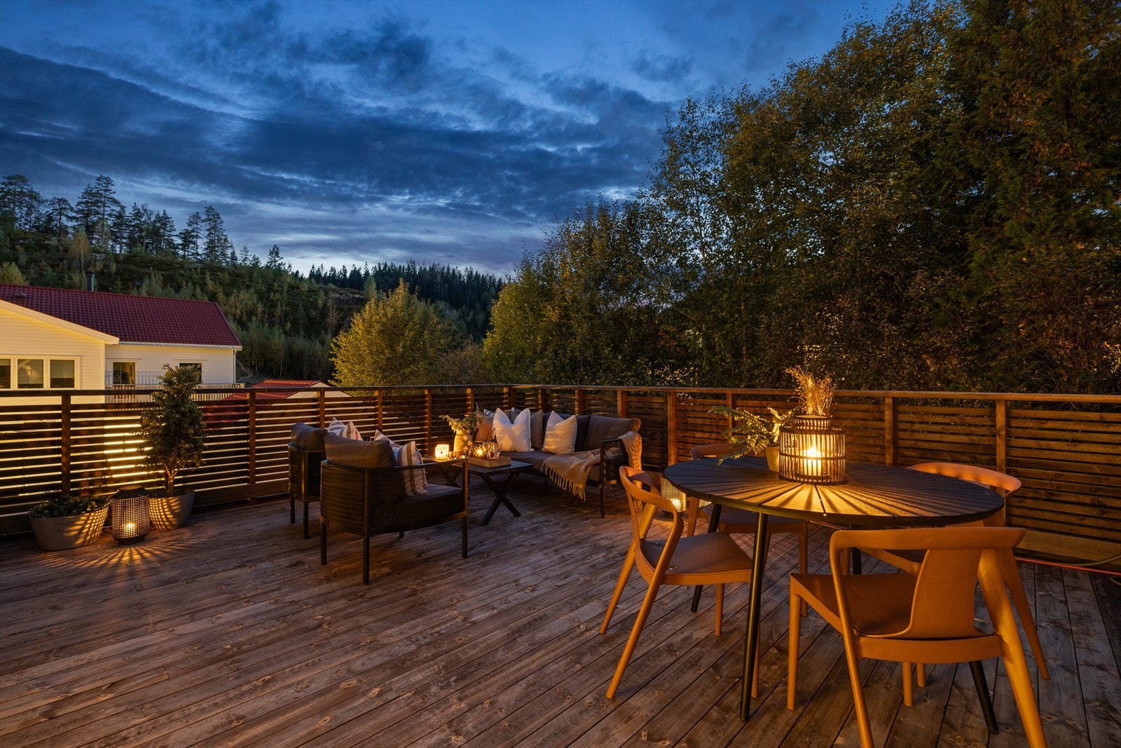 Den store terrassen er på hele 62 kvm. Galleribilde