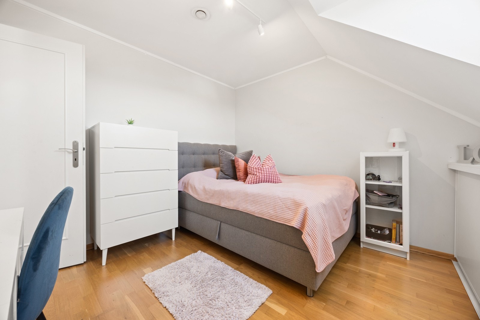 Det er 4 soverom i 2. etasje Galleribilde