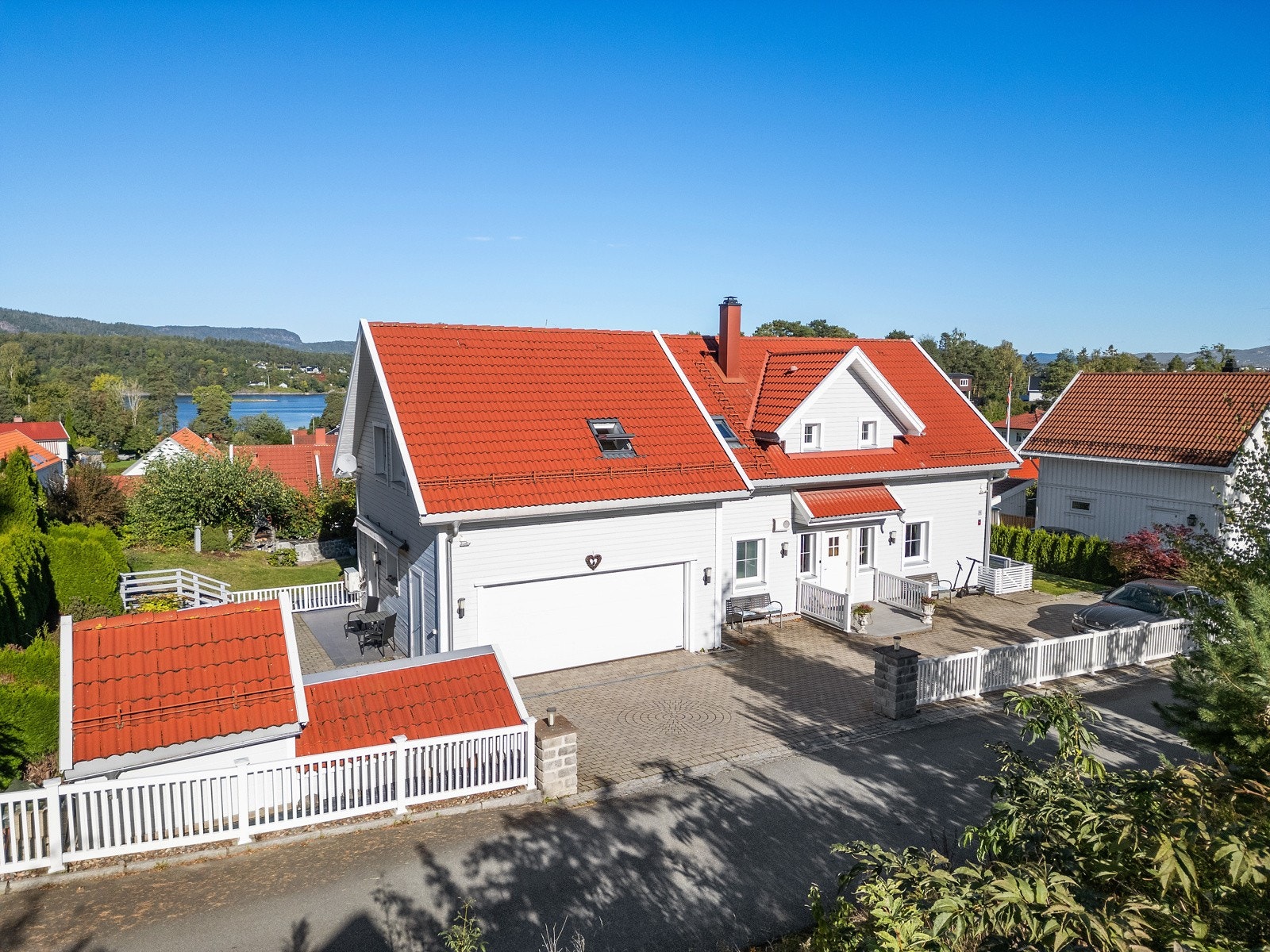 Formiddagssolen på inngangspartiet Galleribilde