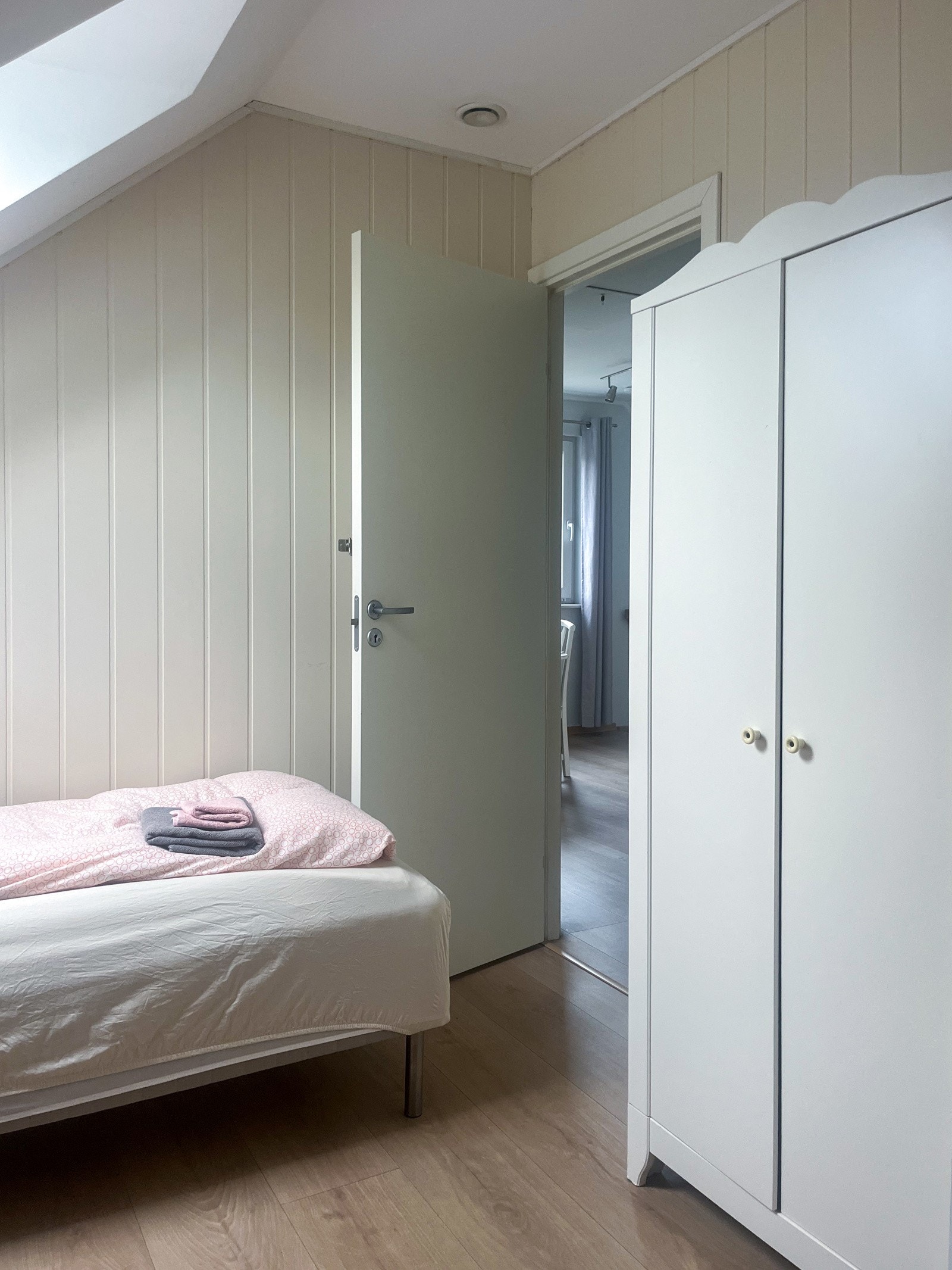 Soverom fra en av hybelene Galleribilde