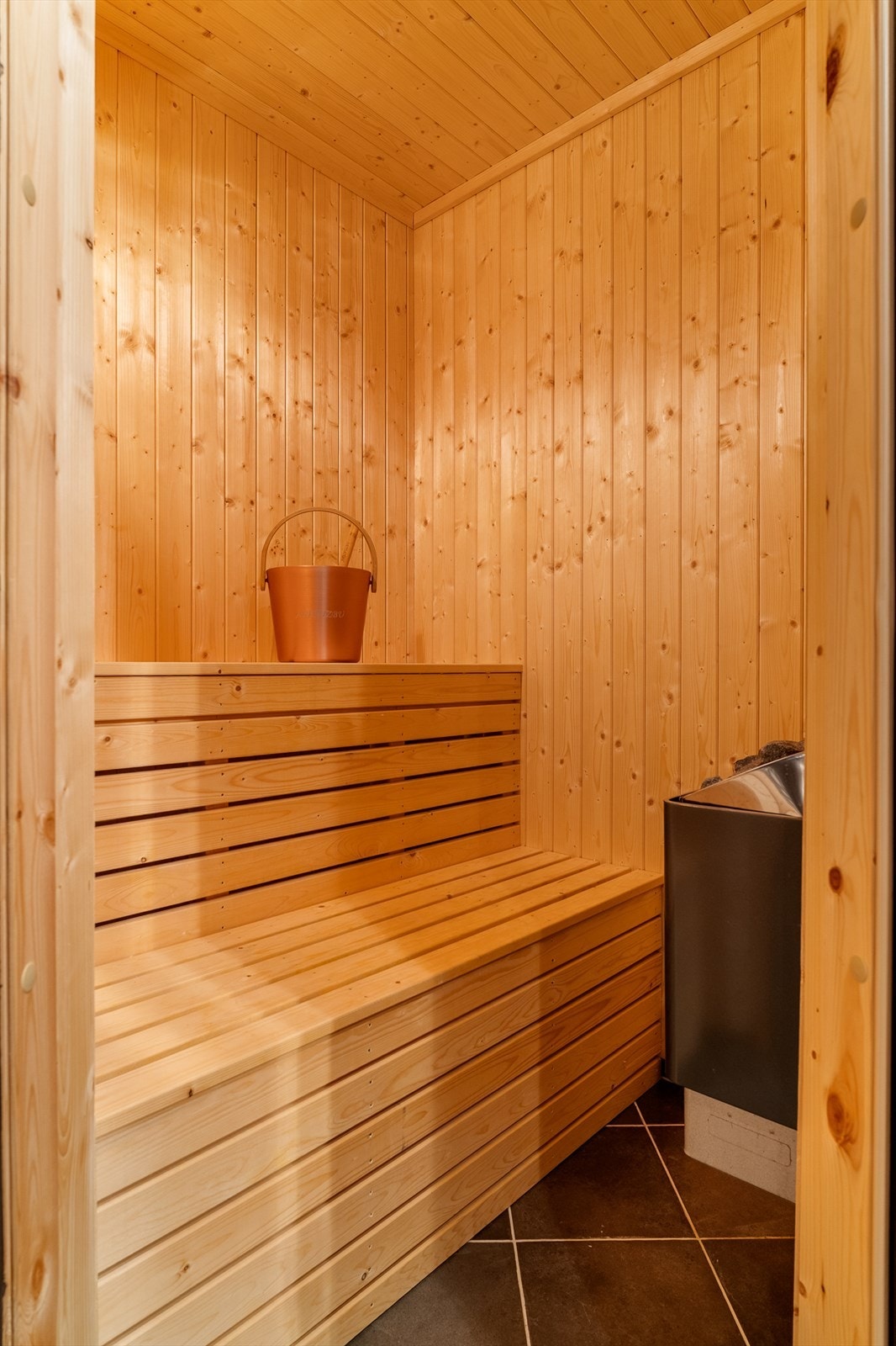 For maksimal avslapning etter en dag ute i naturen, har hytta selvfølgelig badstue. Galleribilde