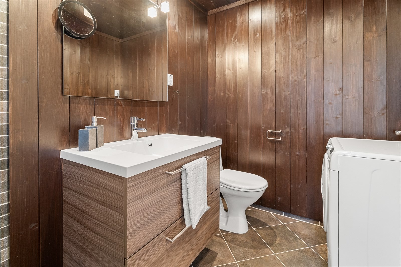 Moderne og pent baderom Galleribilde