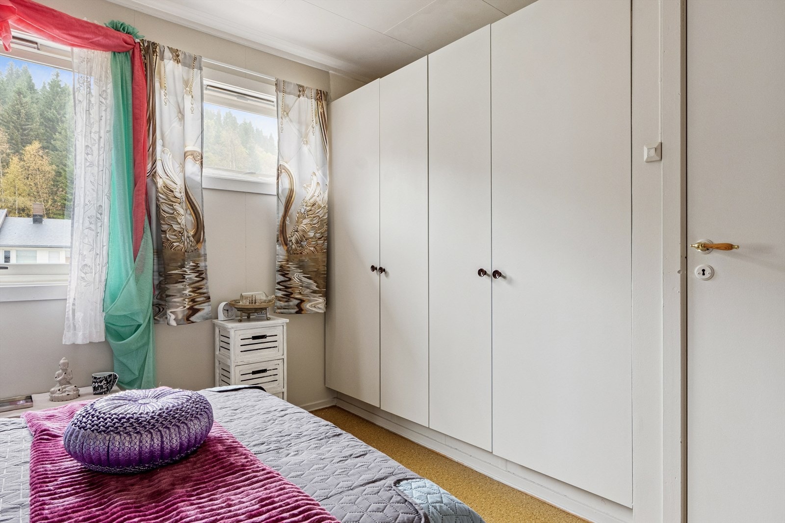 Godt med lagerplass på soverom Galleribilde