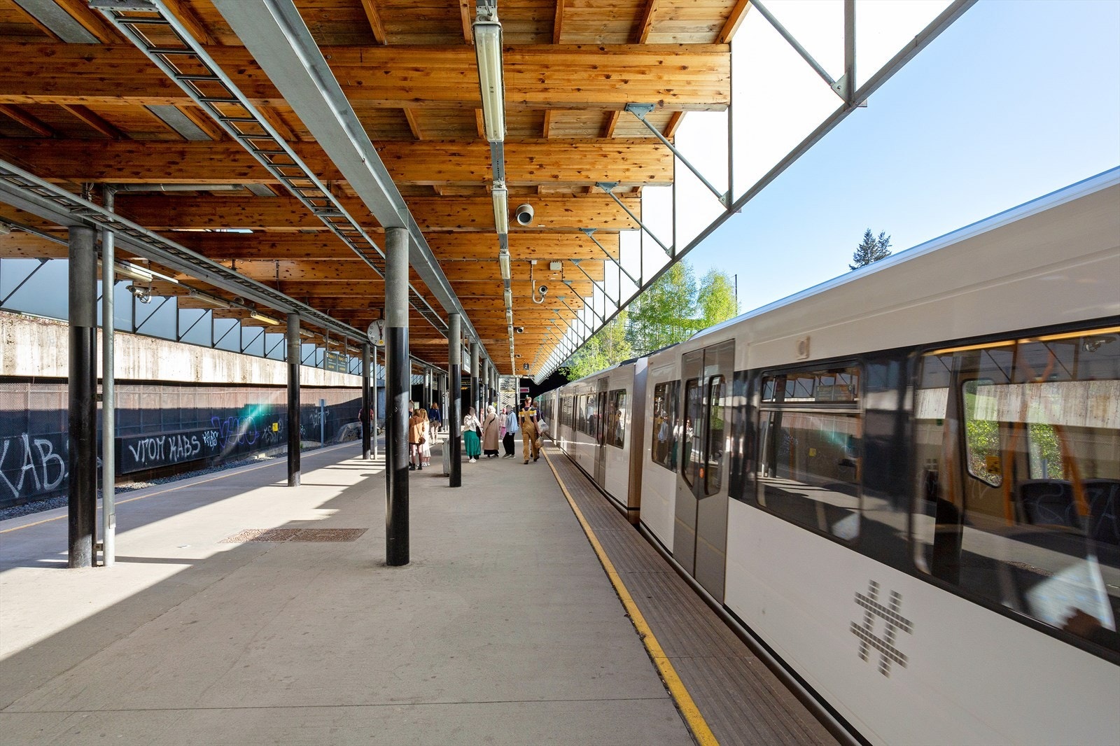 Sinsen t-banestasjon med linje 4 og 5 Galleribilde