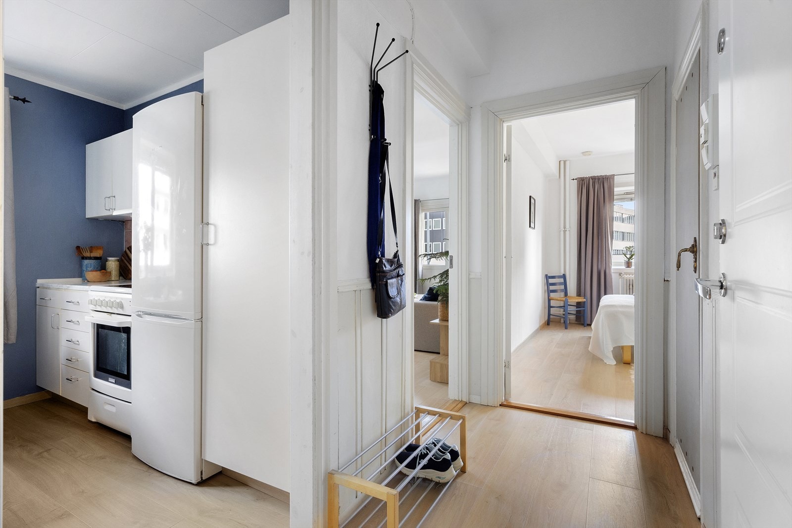 Kjøkkenet er separat med tilkomst fra gang. Galleribilde