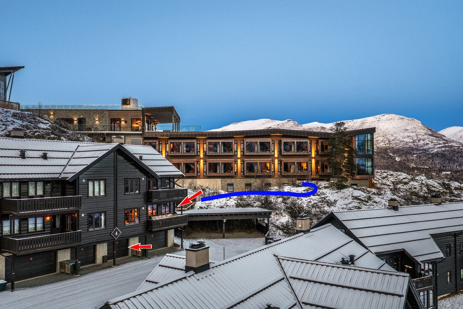 Meget god intern beliggenhet med Skarsnuten Hotell som nærmeste nabo! (Markering i blått viser snarvei til heisen). Galleribilde