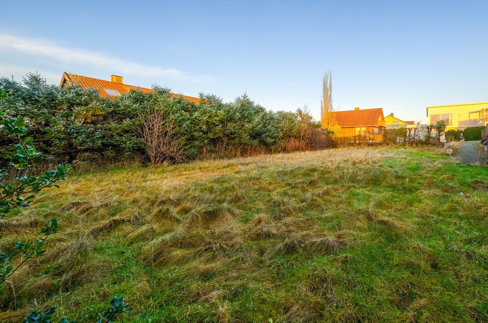 Stor tomt med flott beliggenhet i blindvei. Galleribilde