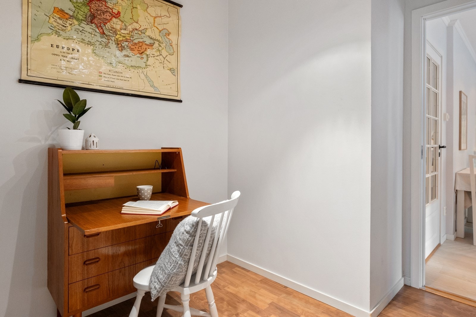 God plass til å innrede etter eget ønske. Eier har bl.a. hatt gjesteseng her. For ordens skyld; ikke godkjent som soverom. Galleribilde