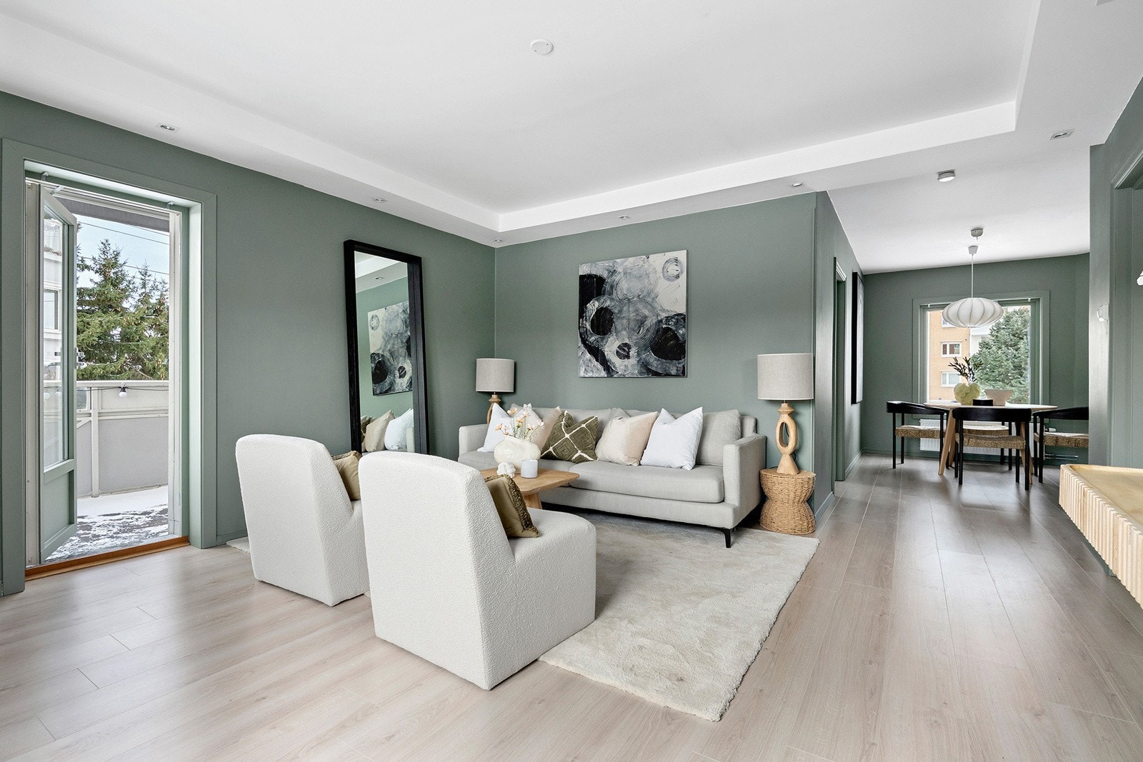 Downlights i entré, stue, kjøkken og begge soverom. Velkommen på visning i Etterstadsletta 99 A! Galleribilde