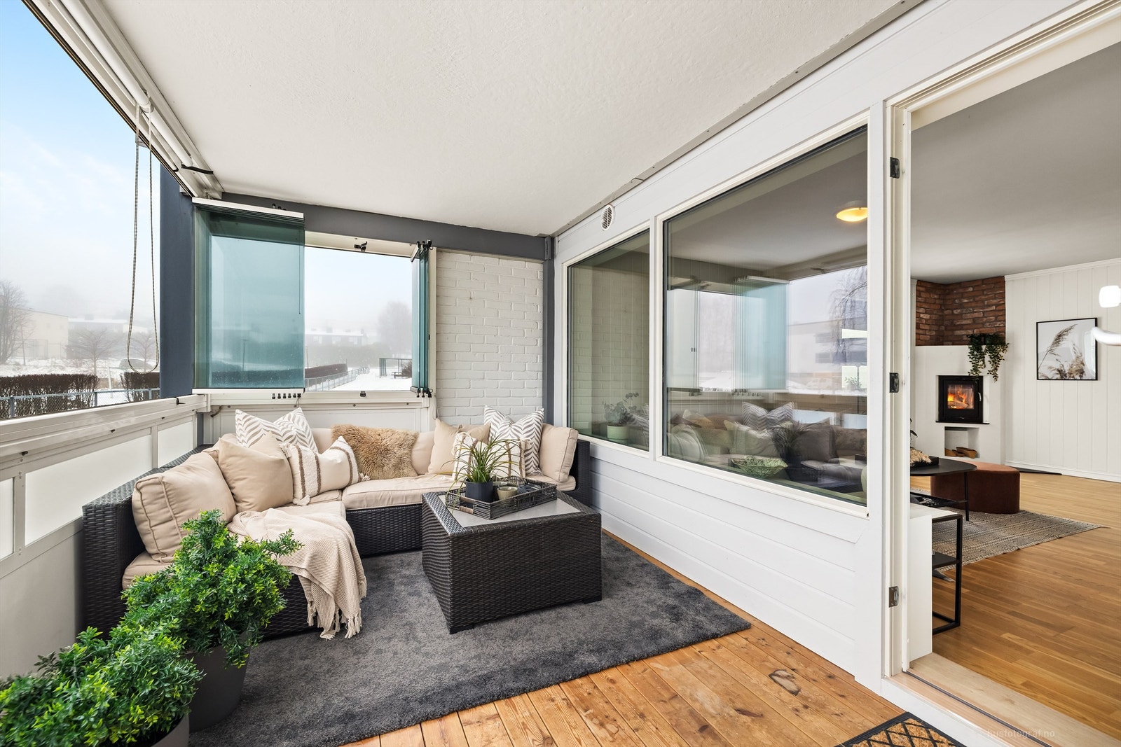 Sørvendt innglasset balkong på ca. 24 m2 Galleribilde