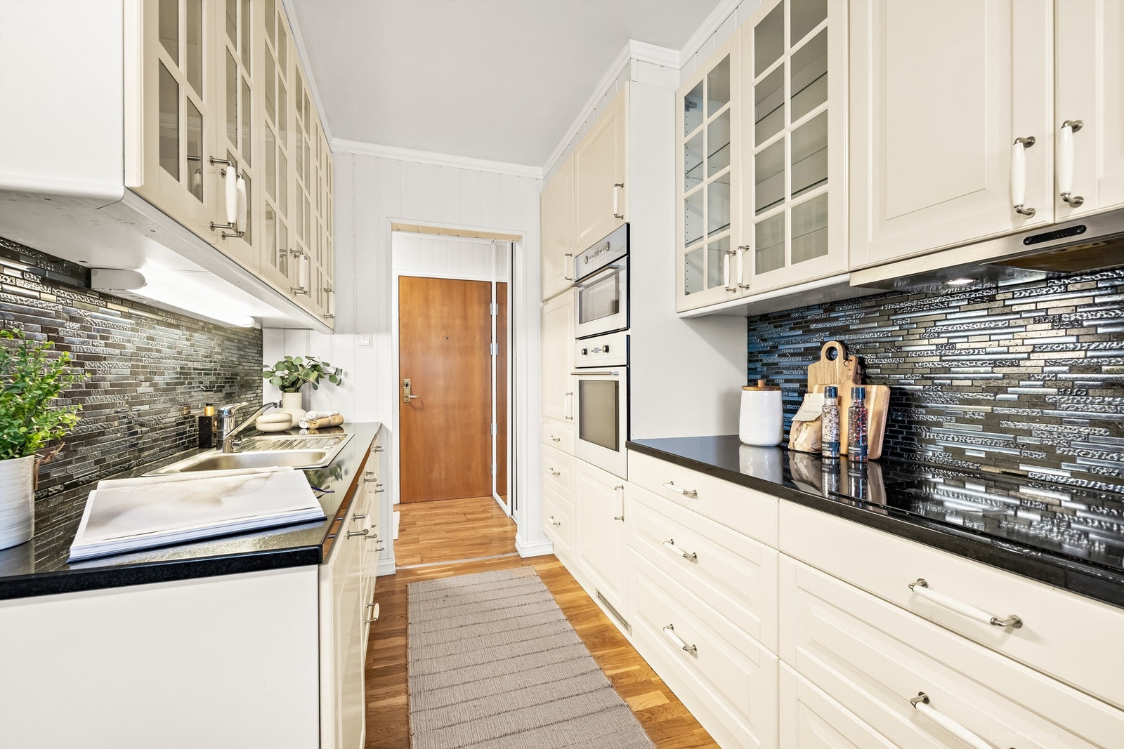 Leilighet beliggende i høy første etasje. Foto: Haiman Askari Galleribilde