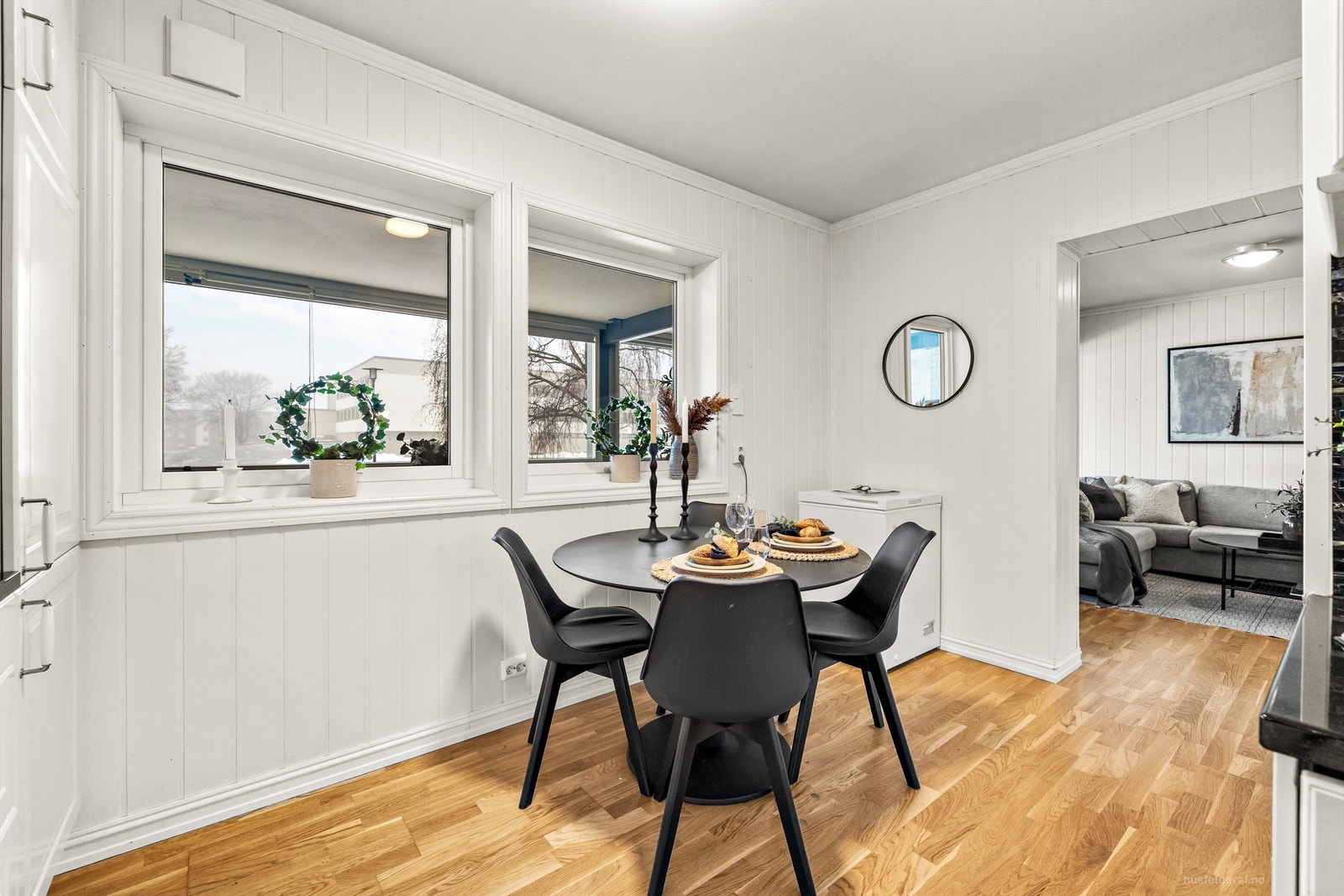 Plass til spisebord på kjøkkenet Galleribilde