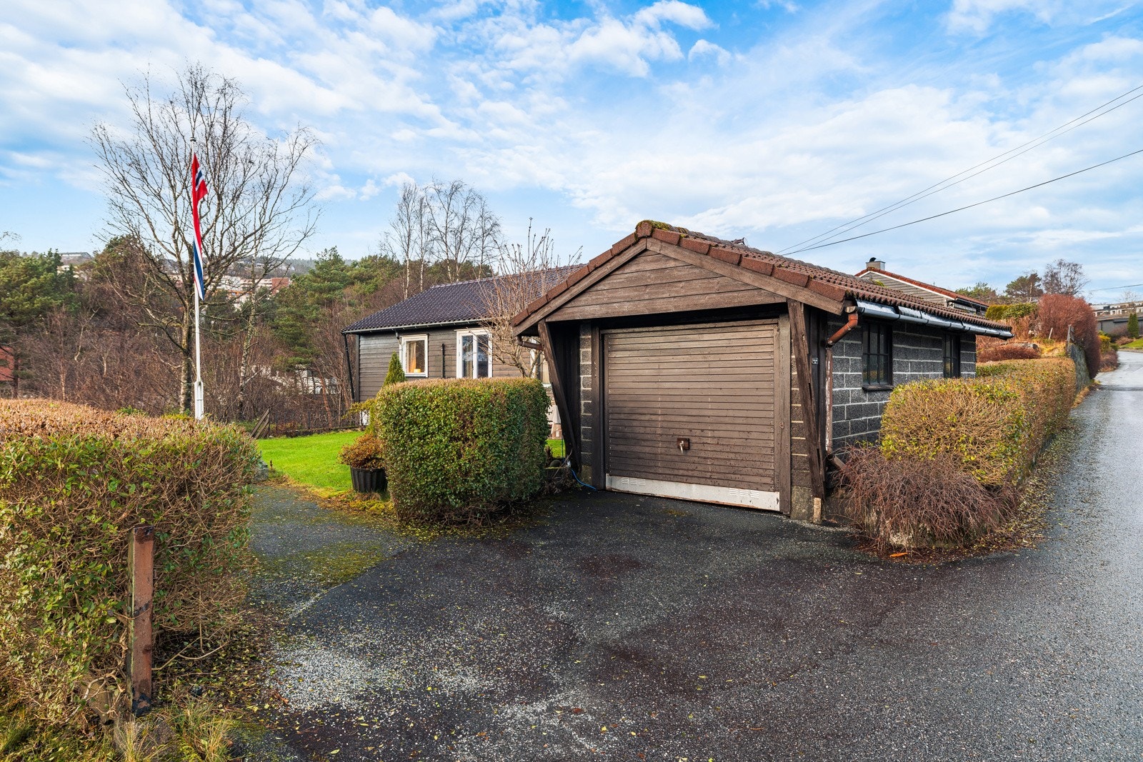 Parkering i garasje. Galleribilde