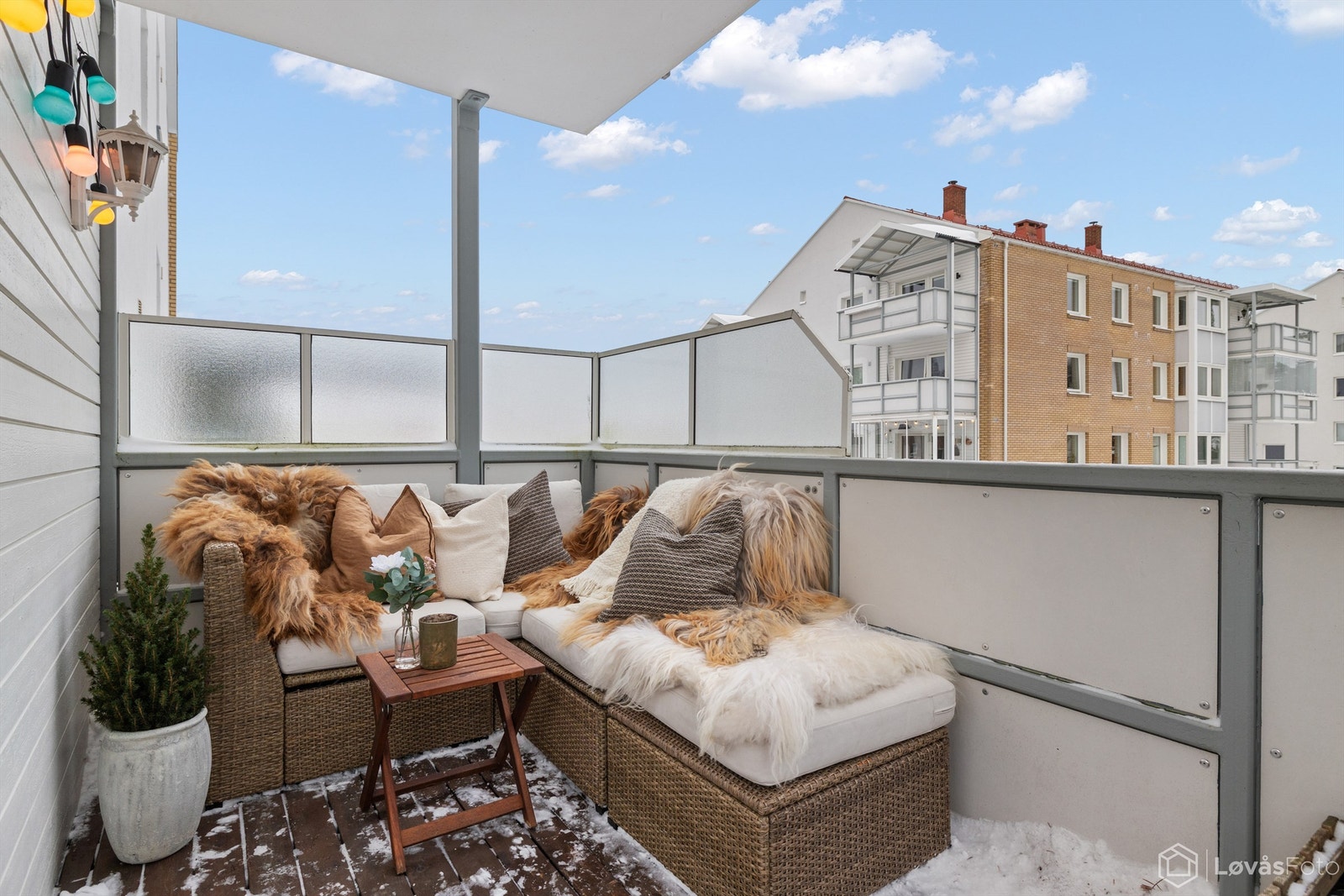 En fin arena for sosiale lag eller rolige ettermiddager. Her er det god plass til flere sittegrupper. Galleribilde