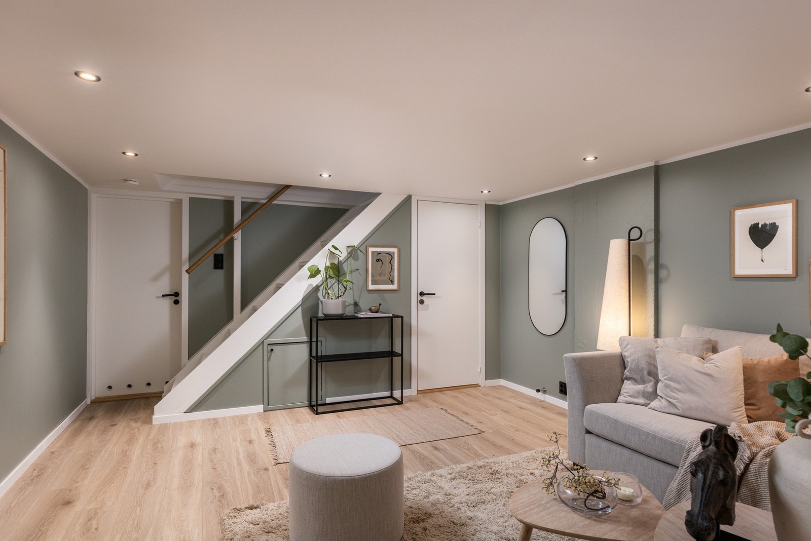 Rommet er ikke godkjent for varig opphold, men er i dag innredet som en ekstra tv-stue. Galleribilde