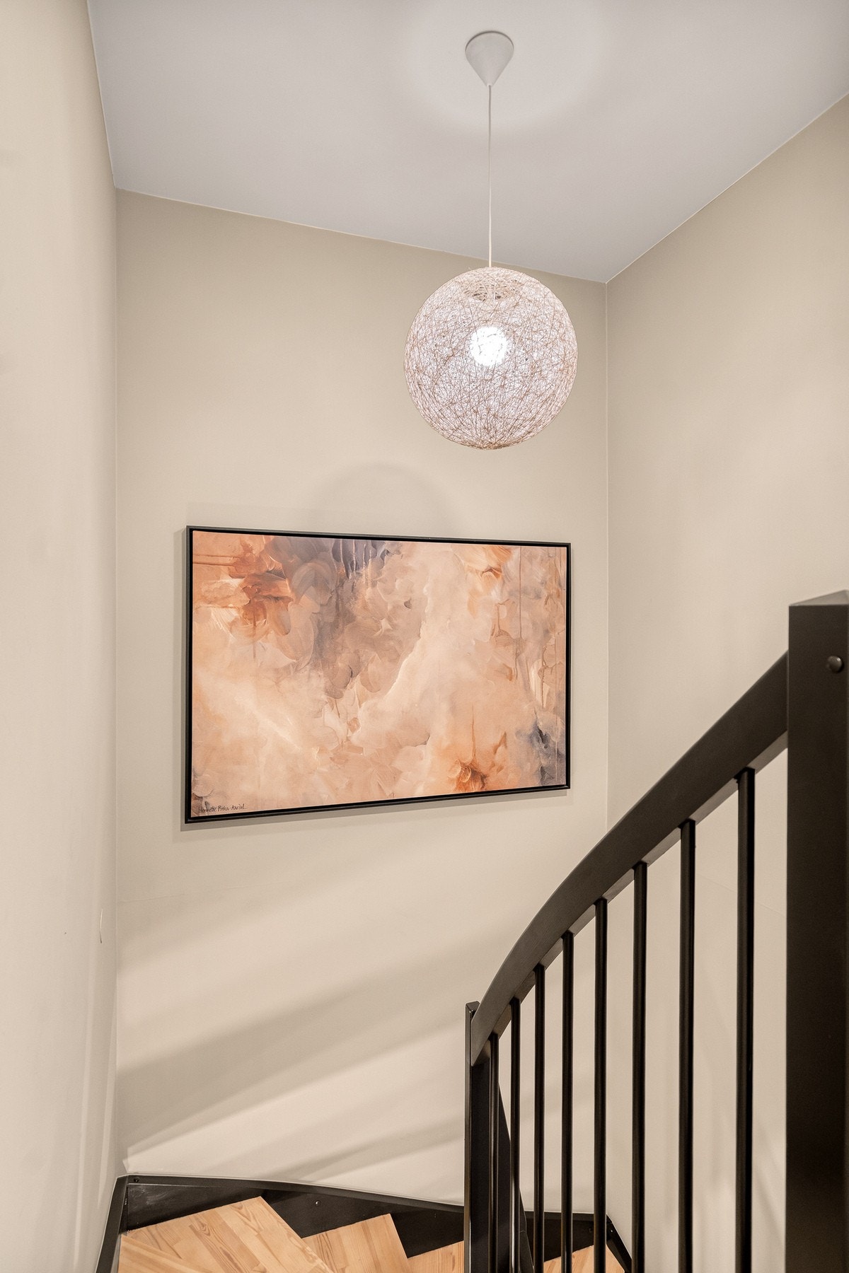 Trapp til 2. etasje Galleribilde