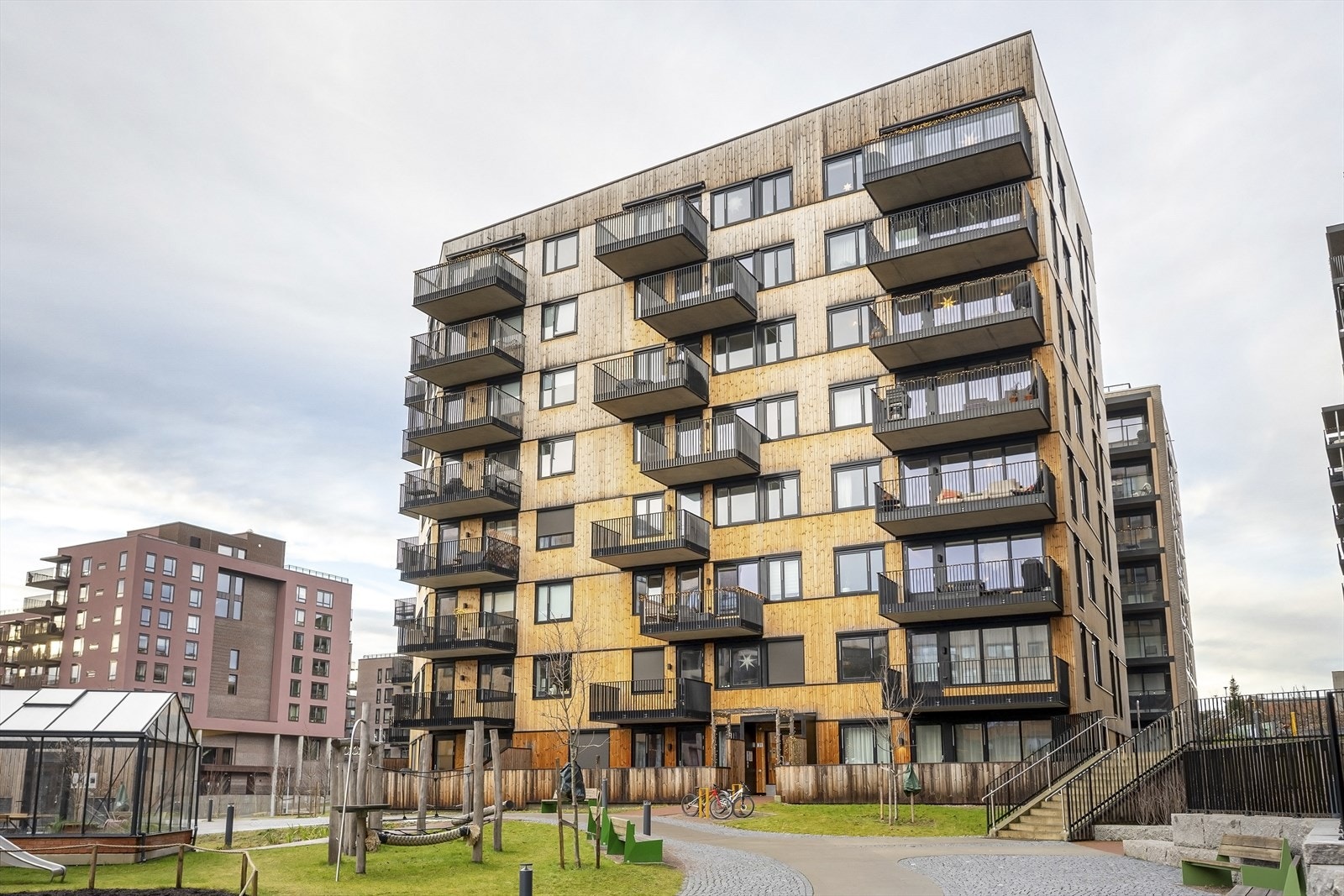 Leiligheten ligger flott til i 7. etasje! Galleribilde