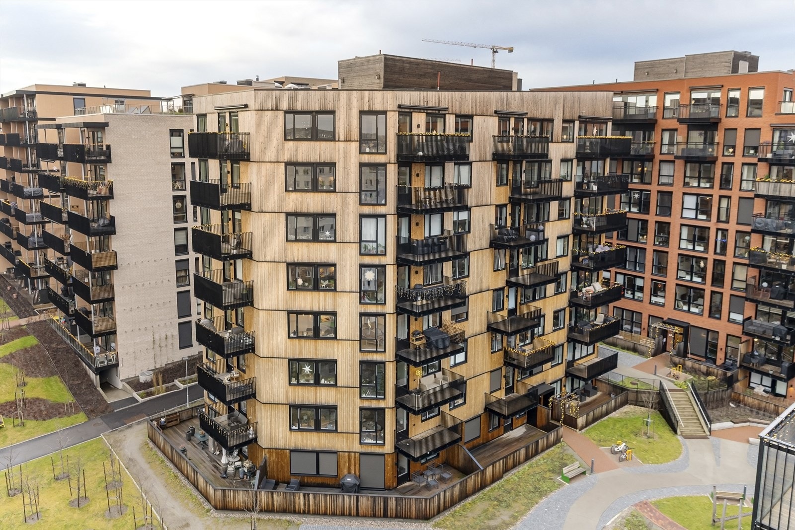 Leilighetsbygning fra 2024 i et etablert og rolig boligområde. Galleribilde