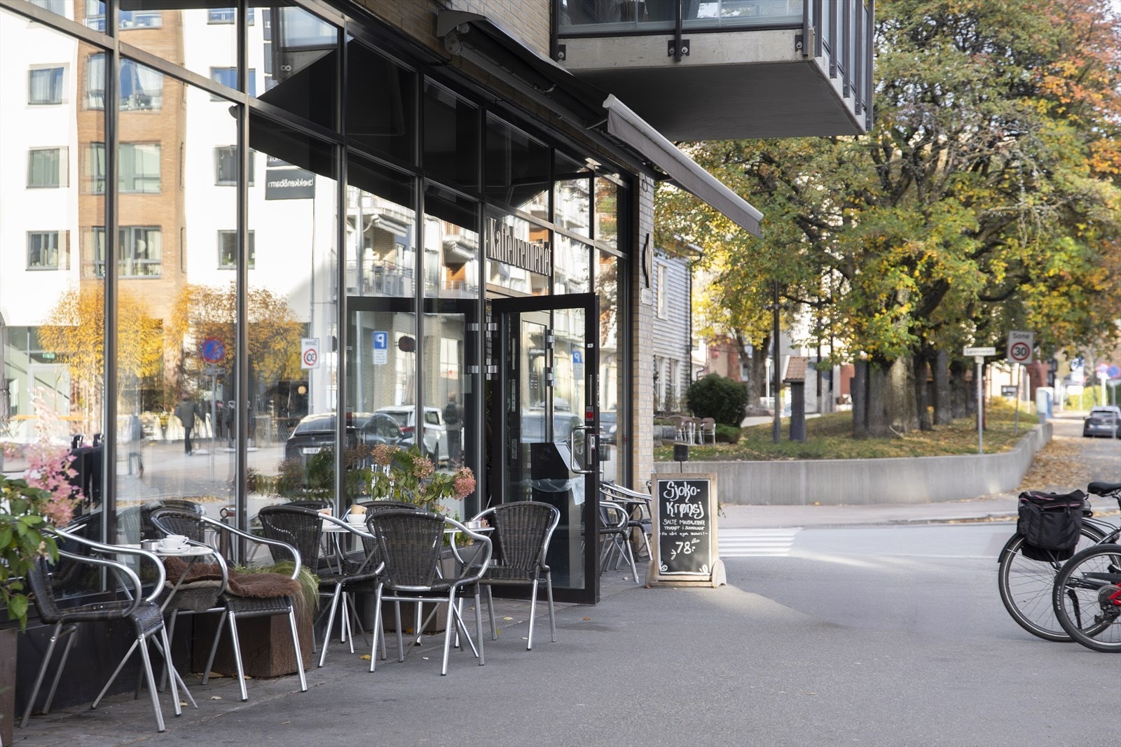 Man finner plant annet populære kaffebrenneriet i umiddelbar nærhet. Galleribilde