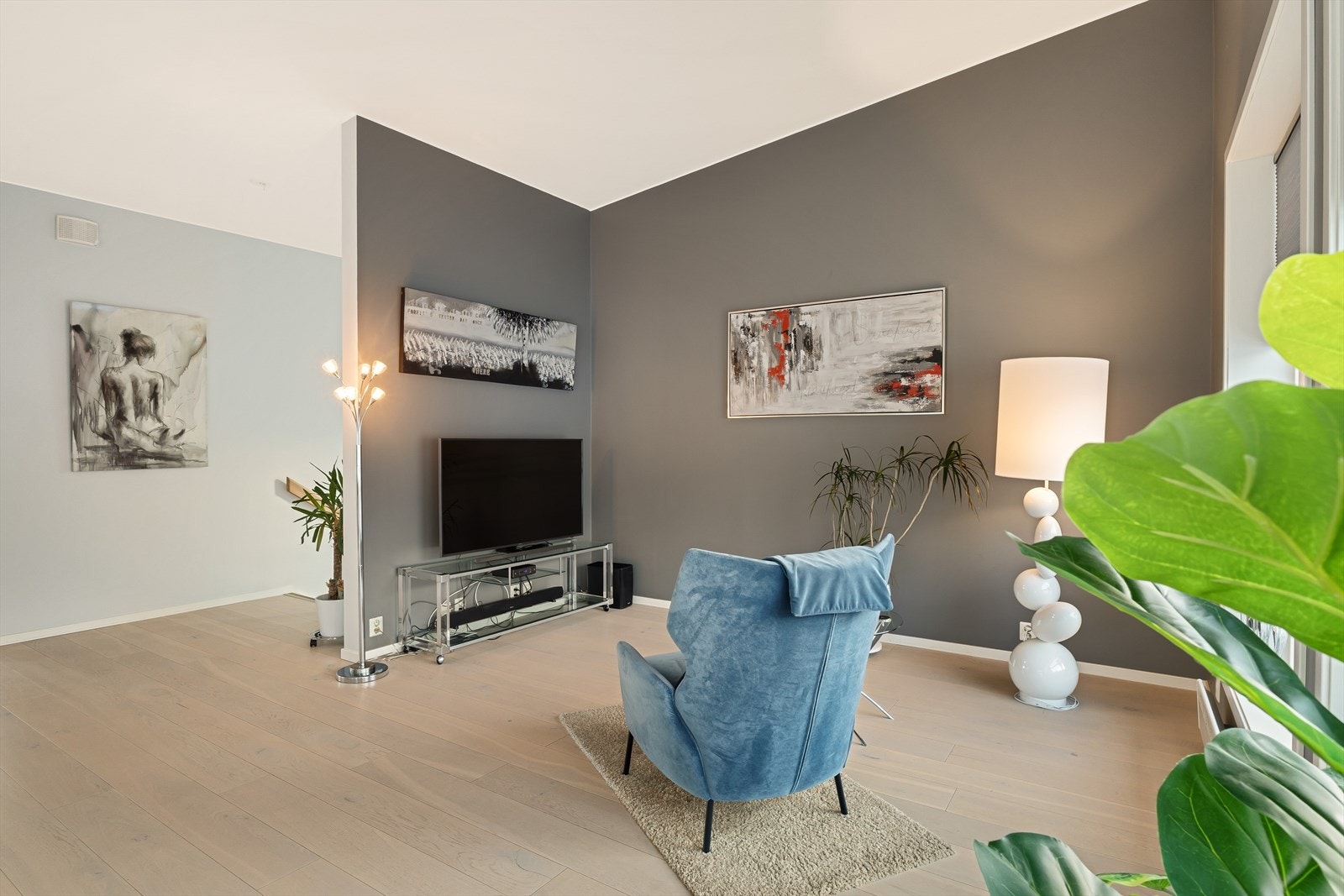 På de opprinnelige tegningene er det et fjerde soverom tegnet inn hvor TV og lenestol er i dag. Dette kan enkelt tilbakeføres dersom det er ønskelig. Galleribilde