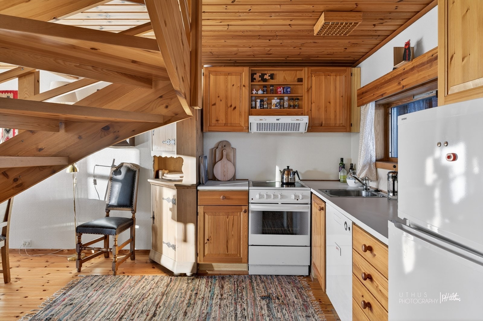 Godt med benk- og skapplass. Galleribilde