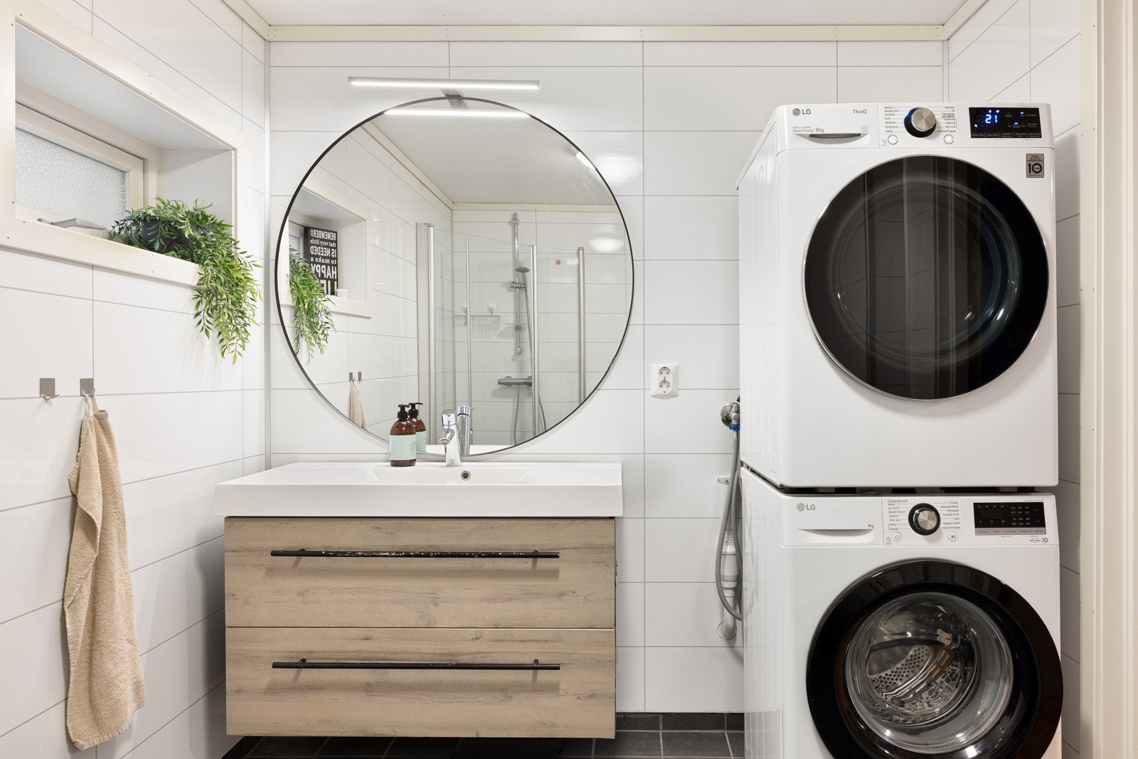 God plass til vaskemaskin og tørketrommel. Galleribilde