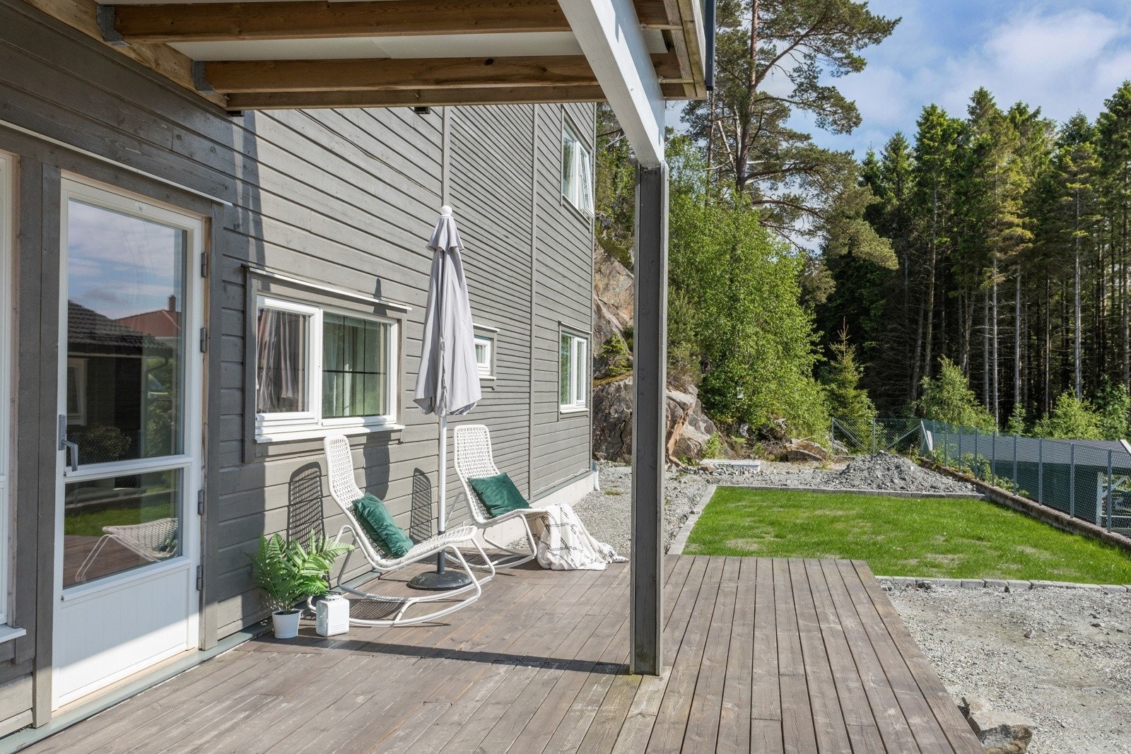 Bilder fra sommertid fra terrassen. Galleribilde