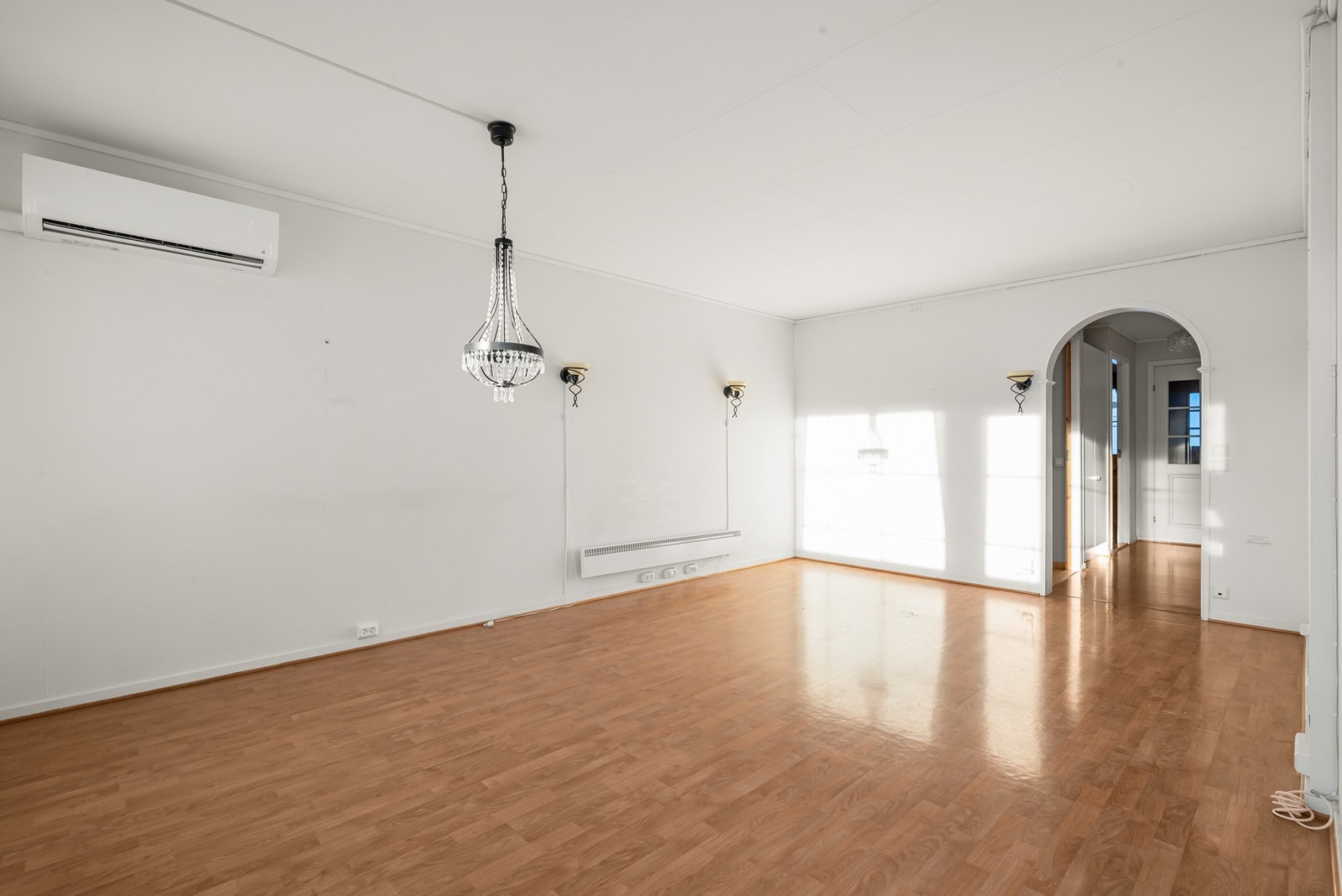 Stue og kjøkken utgjør ca 33,5 kvm. Galleribilde