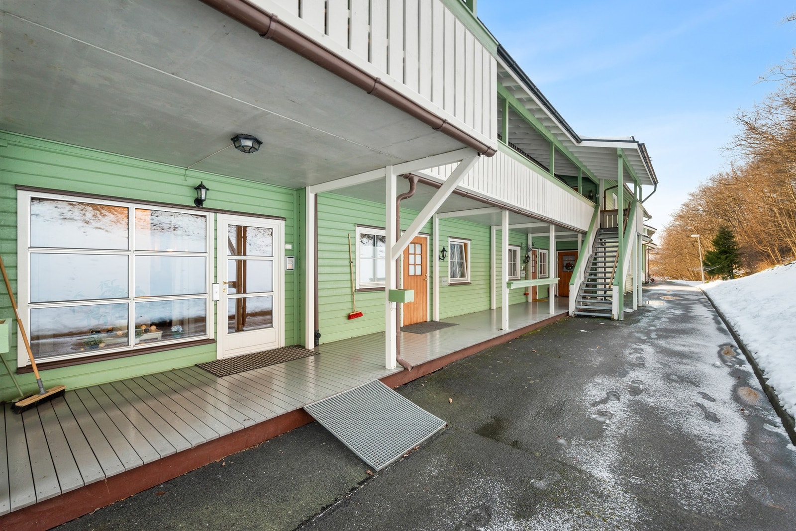 Sameiet har ett pent opparbeidet ute område. Galleribilde