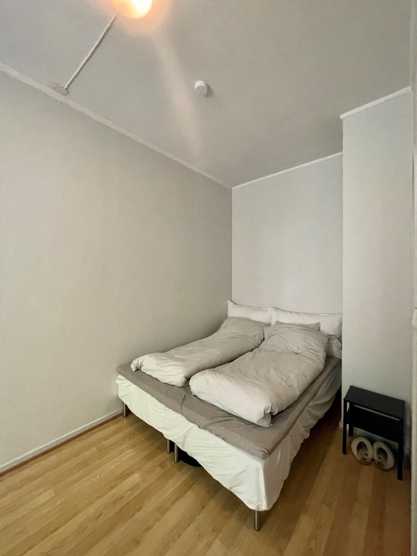 God plass til dobbeltseng Galleribilde